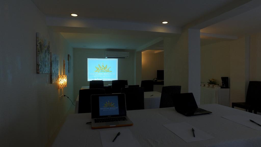 Rieseling Boracay Beach Resort Balabag  المظهر الخارجي الصورة