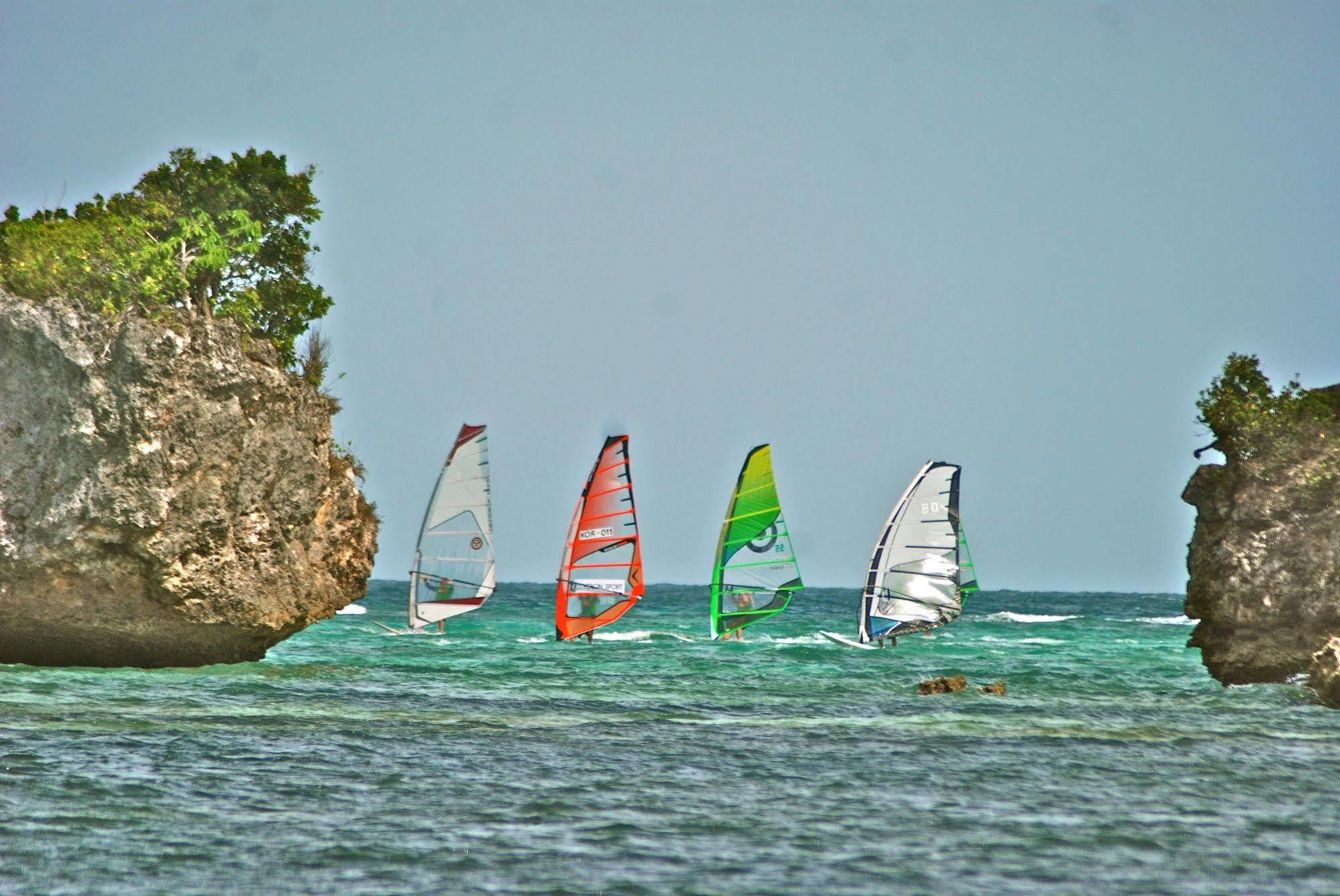 Rieseling Boracay Beach Resort Balabag  المظهر الخارجي الصورة